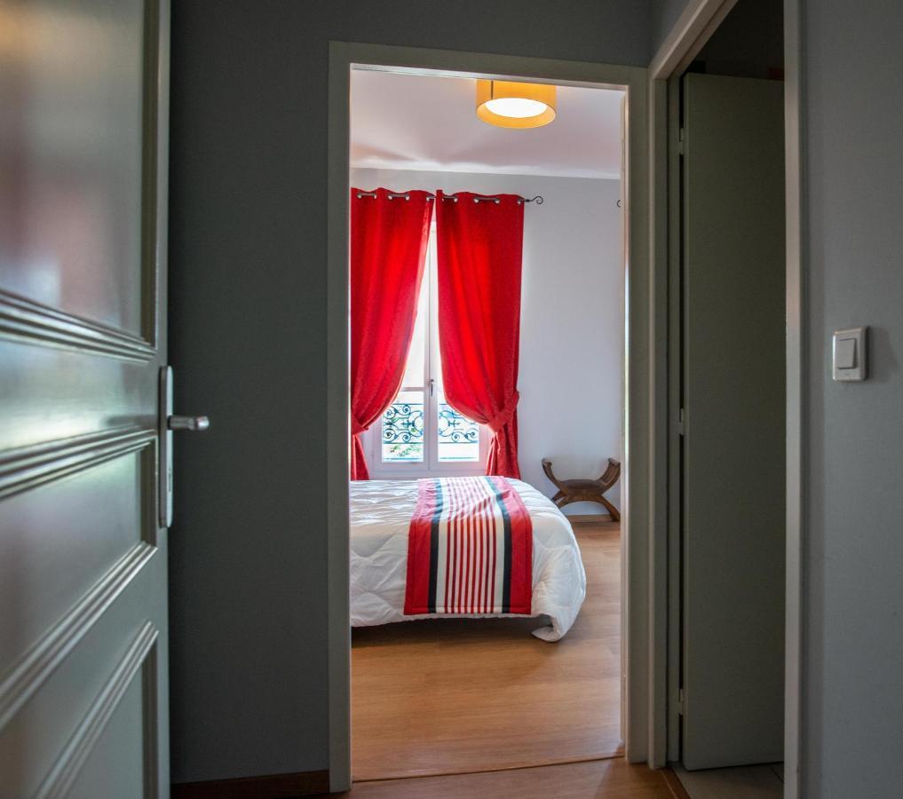 Logis Hotel De La Tour ليبورن المظهر الخارجي الصورة