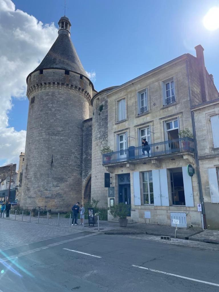 Logis Hotel De La Tour ليبورن المظهر الخارجي الصورة